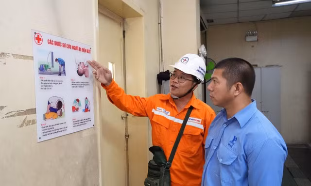 Ngành điện TPHCM hướng dẫn cách phòng tránh điện giật khi ngập nước