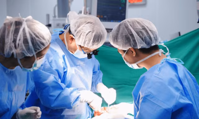 Vị bác sĩ luôn nhận phần khó về mình, góp phần mở đường cho ngoại nhi Việt Nam