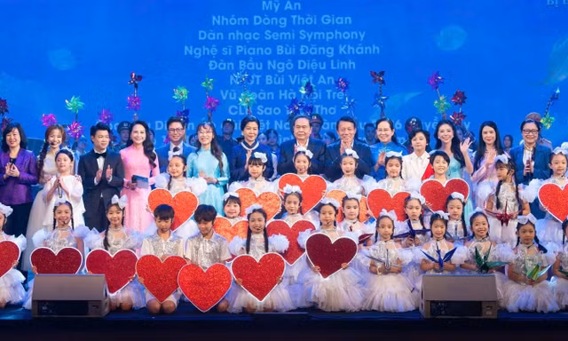 Bộ Công an và Hội Liên hiệp Phụ nữ Việt Nam tổ chức chương trình 'Kết nối yêu thương'