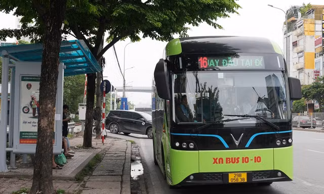 Hà Nội điều chỉnh lộ trình hai tuyến buýt 104 và 16