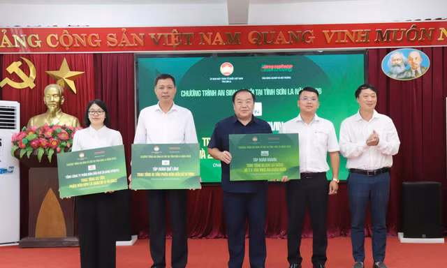 Mavin trao 10.000 gà giống, góp phần tạo sinh kế bền vững tại Sơn La