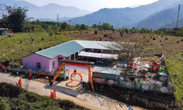 Những hỗ trợ thiết thực cho hành trình đến trường của trẻ em vùng cao