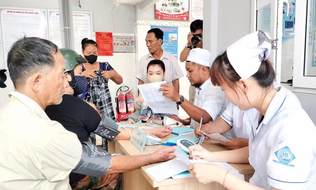 Cà Mau chạy đua 45 ngày, quyết hoàn thành khám sức khỏe toàn dân