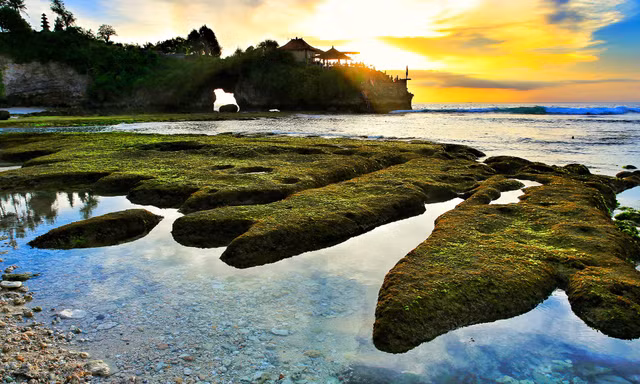 Lưng chừng trời biển Bali