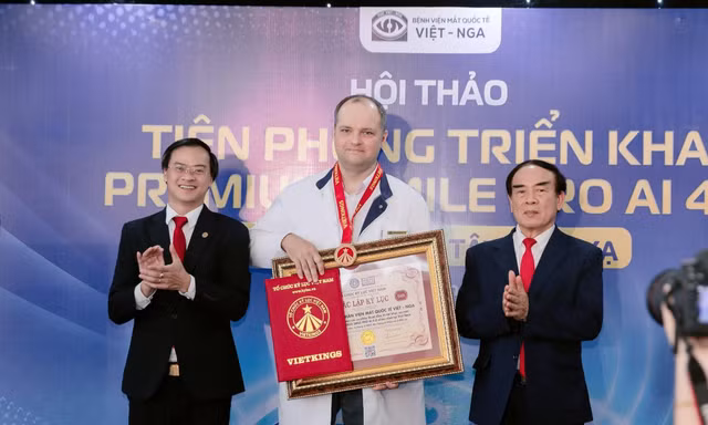 Bệnh viện Mắt Quốc tế Việt – Nga xác lập Kỷ lục Việt Nam về phẫu thuật Premium SMILE Pro AI 4.0