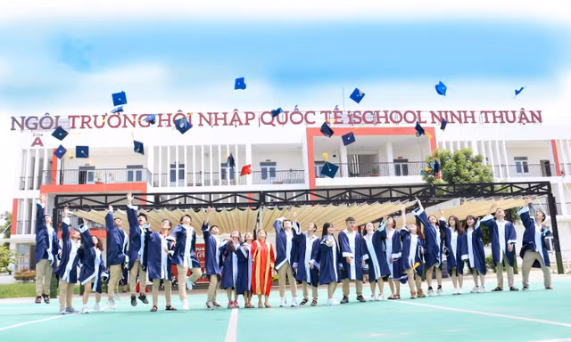 Cựu học sinh iSchool Ninh Thuận: Đo hành trình bằng sự trưởng thành
