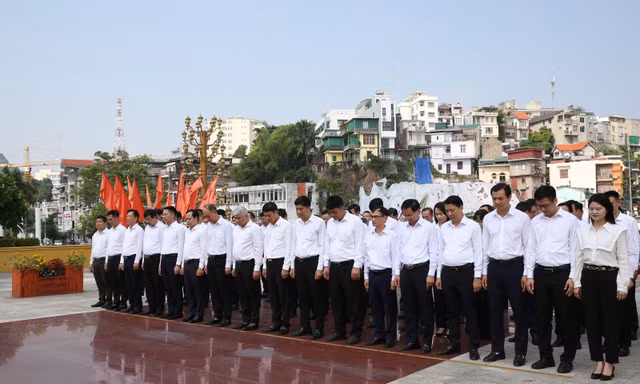 Than Uông Bí dâng hương tri ân các thế hệ công nhân Vùng mỏ