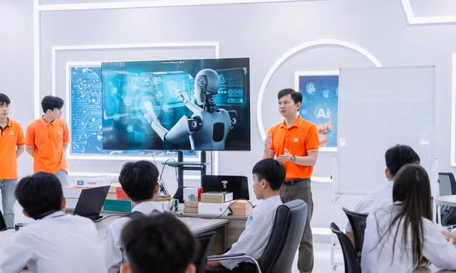 Đổi mới vai trò người thầy trong kỷ nguyên AI: Từ truyền thụ tri thức đến kiến tạo năng lực
