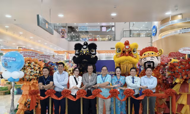 OMP Alliance ra mắt trạm giặt sấy tự phục vụ và di động thông minh Omywash tại TPHCM