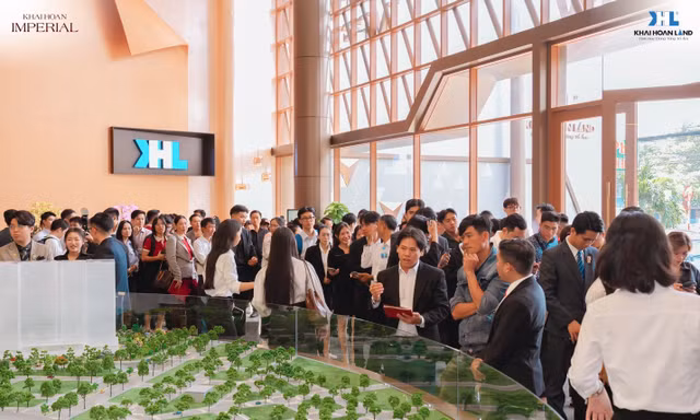 Hàng trăm khách hàng tham dự workshop 'Signature Scent' và tìm hiểu Khải Hoàn Imperial