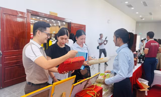Mở đường cho hàng Quảng Ngãi ra thị trường toàn cầu