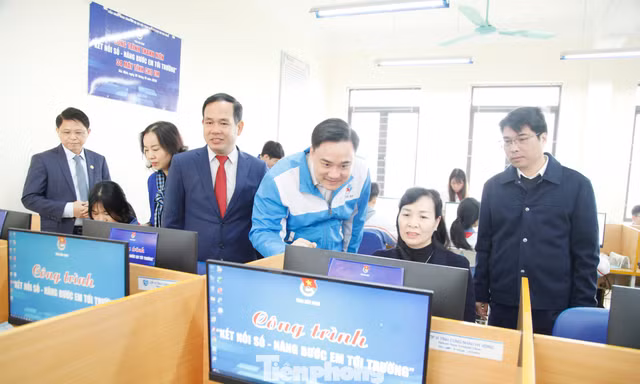 Tuổi trẻ Bắc Ninh trao “chìa khóa số” về tận thôn, trường học