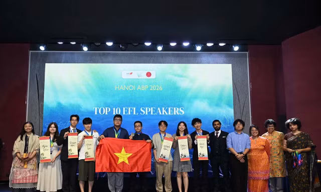 Tranh biện viên Việt Nam lần đầu lọt top 5 bảng EFL châu Á