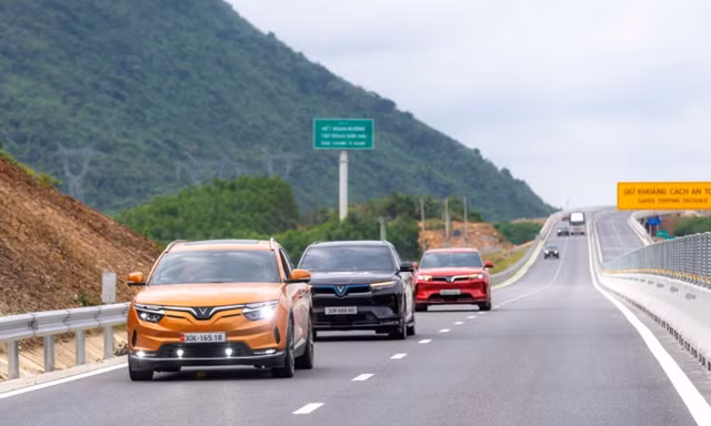 Xuyên Việt cùng xe điện VinFast: Cứ có đường là có trạm sạc