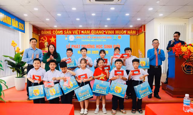 Yến Sào Khánh Hòa dành gần 2,3 tỷ đồng tiếp sức học sinh trước thềm năm học mới