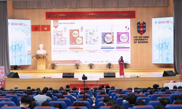 Fiesta Tour trở lại, cùng người trẻ nói to 'chuyện khó nói'