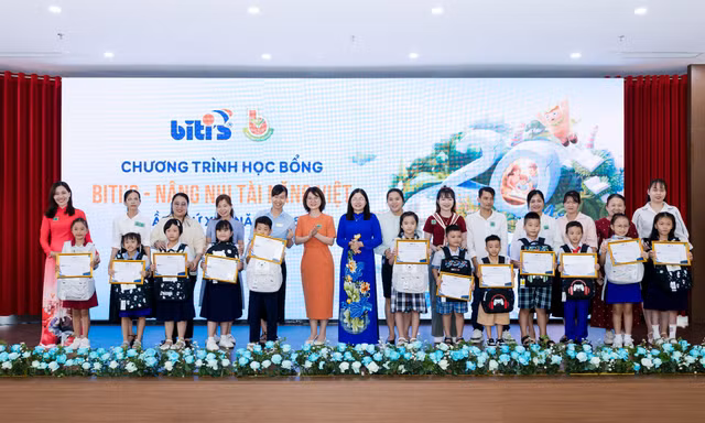 Biti's trao 1,7 tỷ đồng đánh dấu hành trình 20 năm học bổng nâng niu tài năng Việt