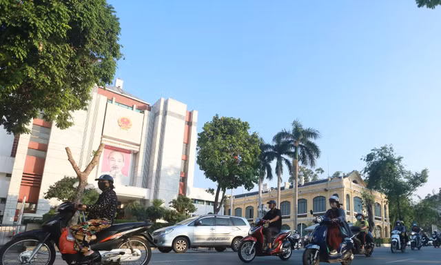 Hà Nội quyết liệt hành động để bầu trời xanh trở lại