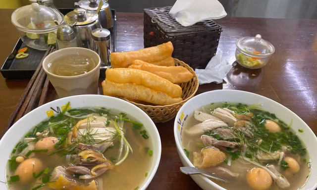 Bữa trưa 30.000 đồng ngày càng khó tìm