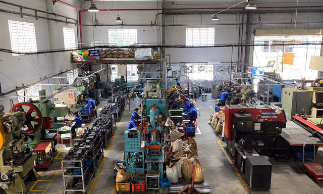 Hơn 155.000 doanh nghiệp rút khỏi thị trường: Tứ bề sức ép?