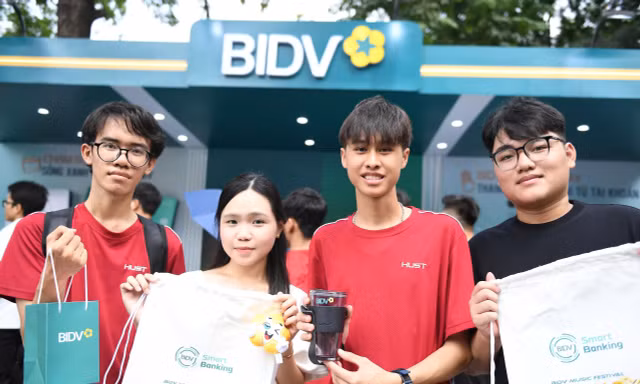 Check-in 360 độ, 'săn mưa quà tặng' cùng BIDV tại Sóng Festival