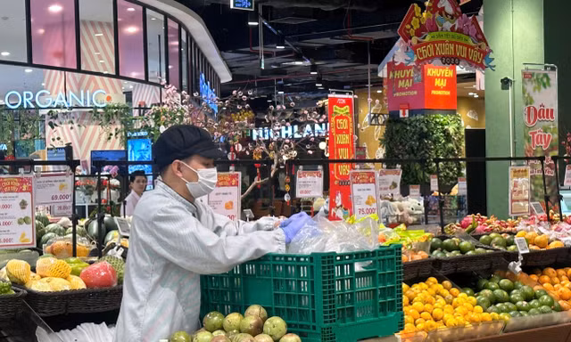 Xăng tăng gần 5.000 đồng/lít từ tháng 9, lo giá hàng hóa khó hạ nhiệt