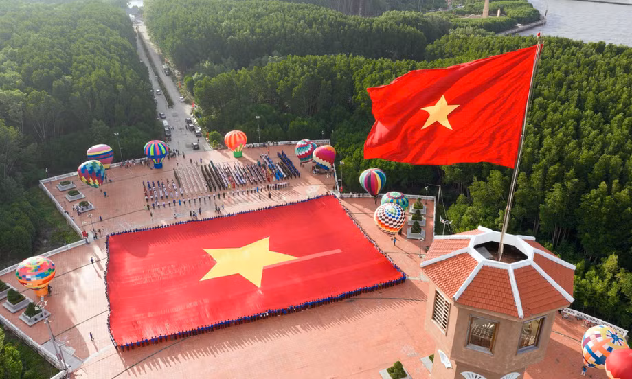 Những hình ảnh ấn tượng lễ chào cờ 'Tôi yêu Tổ quốc tôi' ngày Quốc khánh