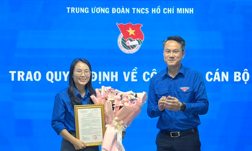 Trung ương Đoàn trao quyết định về công tác cán bộ