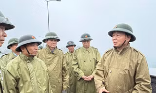 Phó Thủ tướng Trần Hồng Hà kiểm tra, chỉ đạo ứng phó với bão số 3 tại Hồ thuỷ điện Cửa Đạt