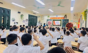 Sau phản ánh về thu tiền quỹ lớp, Trường Tiểu học Hoàn Sơn (thành phố Bắc Ninh) yêu cầu trả lại tiền cho phụ huynh.