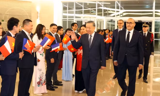 Tổng Bí thư, Chủ tịch nước Tô Lâm và Phu nhân bắt đầu thăm chính thức Pháp