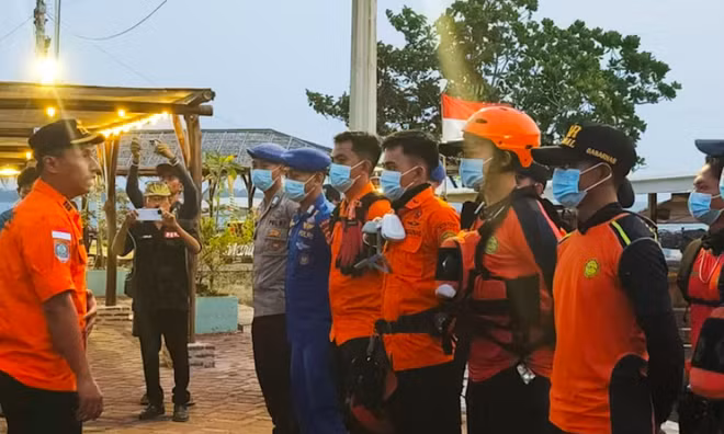 Nhóm nhà báo quốc tế mất tích khi đến gần núi lửa Indonesia