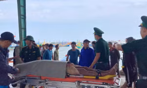 Tàu cá bị tàu hàng đâm chìm trên biển, 16 ngư dân thoát nạn, 1 người tử vong