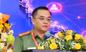 Lãnh đạo Công an tỉnh Lâm Đồng trao tặng bằng khen cho 20 KOL, KOC