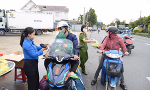 Đồng Tháp: “Trạm dừng chân nghĩa tình” làm ấm lòng người dân xa quê