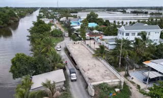 Cưỡng chế mặt bằng để làm 10km đường thi công ‘bầy hầy’ 6 năm