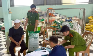 Khởi tố đối tượng sản xuất hàng chục tấn phân bón giả