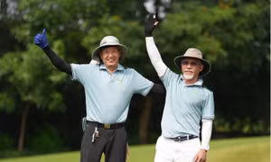 Gần 200 golfer sôi nổi tranh tài tại sân golf Long Biên