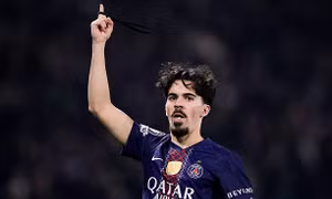 Bị Newcastle cầm chân, đương kim vô địch PSG phải đá play-off Champions League