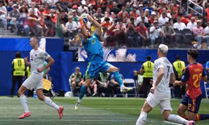 Thủ thành Unai Simon lập kỷ lục vô tiền khoáng hậu tại World Cup với 519 phút giữ sạch lưới 