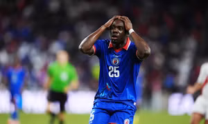 Áo đấu World Cup 2026 của đội tuyển Haiti bị cấm trước giờ xung trận