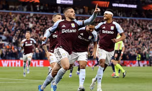 Aston Villa đè bẹp Nottingham, vào chung kết Europa League