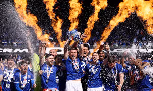 'Chuyến tàu lượn cảm xúc' đưa Ipswich Town trở lại Premier League 