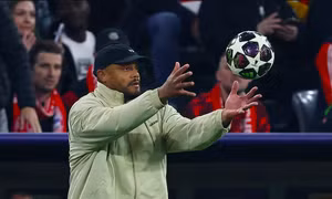 Bản lĩnh Kompany và giấc mơ cú ăn ba của Bayern Munich