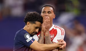 Khoảnh khắc sụp đổ của Arsenal sau trận chung kết Champions League