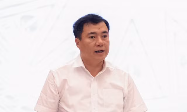 Thứ trưởng bất bình việc giá xăng dầu giảm nhưng các mặt hàng... không giảm