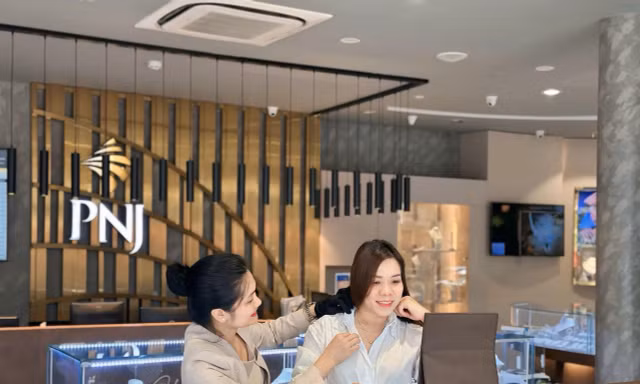 Xác định kim cương lậu không vào PNJ, cổ phiếu lập tức 'cháy hàng'