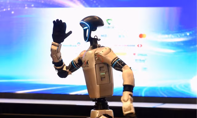 Màn trình diễn đặc biệt 'robot tương tác trên dòng chảy số'
