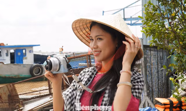Du khách thích thú 'đổi gió' ở Cồn Sơn 
