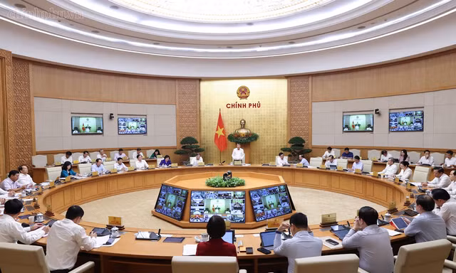 Thủ tướng: Áp lực 3 tháng cuối năm rất lớn